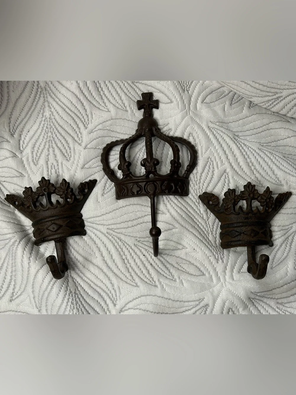 Rustic Cast Iron Crown Wall Hooks Set - Decorative Home Wall Decor